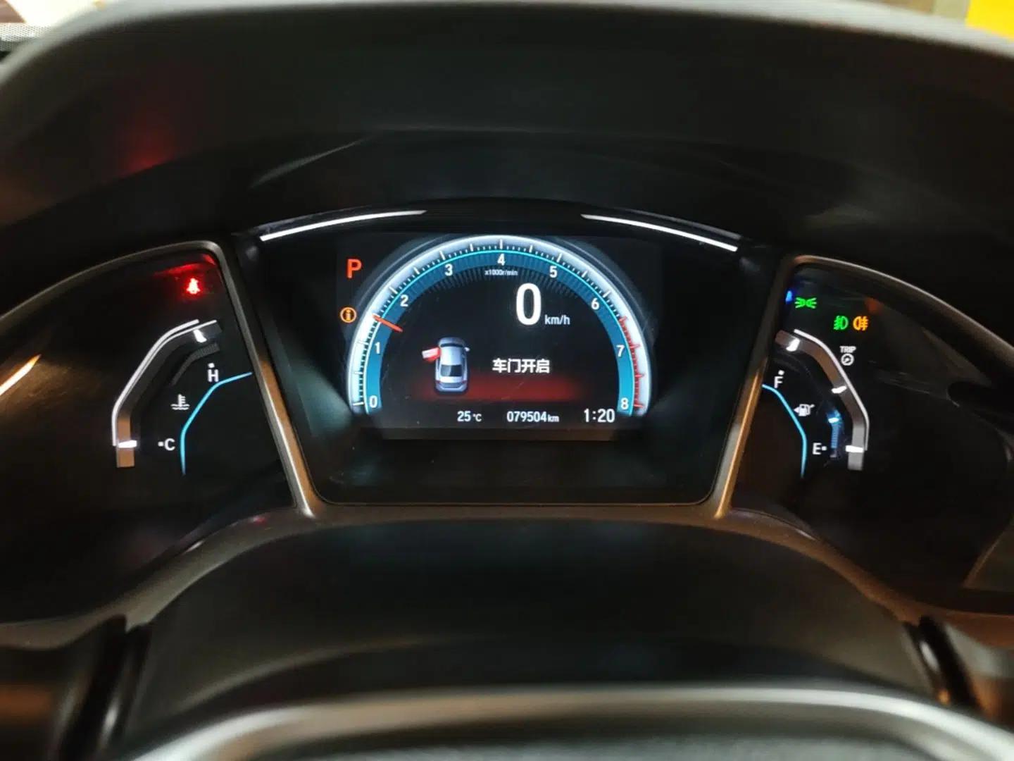 Honda Civic 2016 220TURBO CVT Luxury Edition — миниатюра 14
