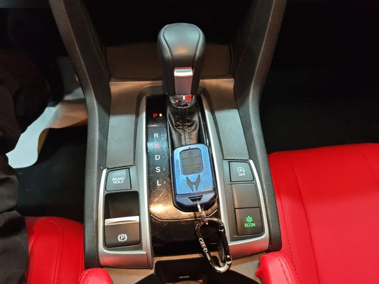 Honda Civic 2016 220TURBO CVT Luxury Edition — миниатюра 16