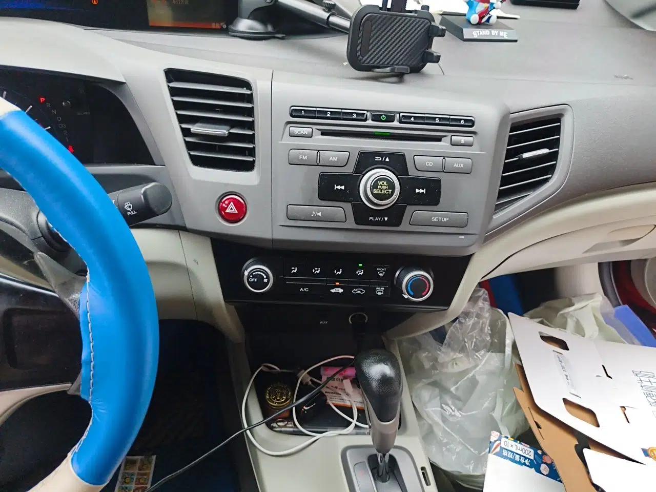 Honda Civic 2012 1.8L automatic comfort version — миниатюра 13