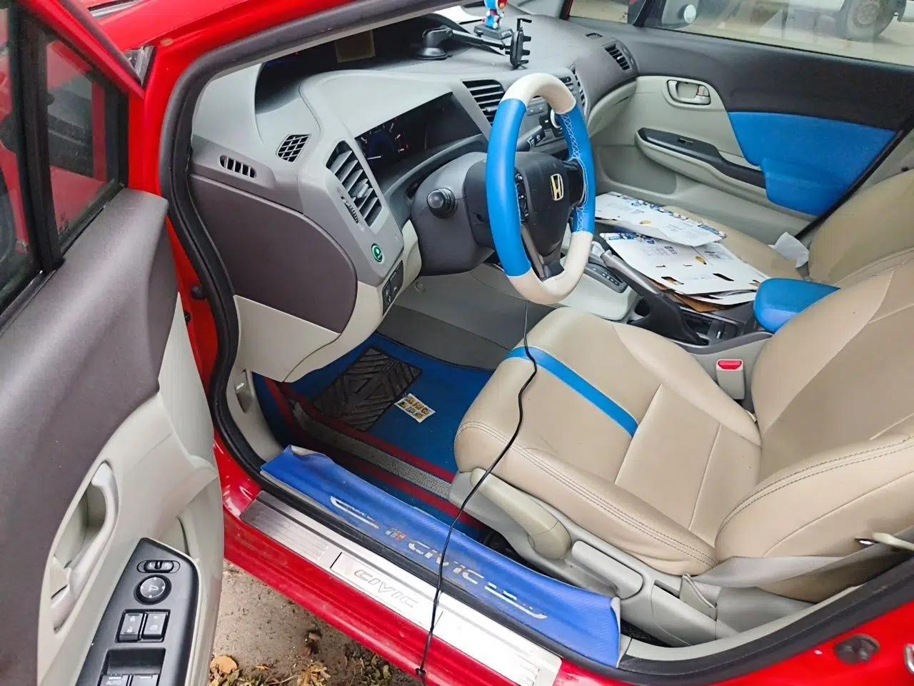 Honda Civic 2012 1.8L automatic comfort version — миниатюра 16