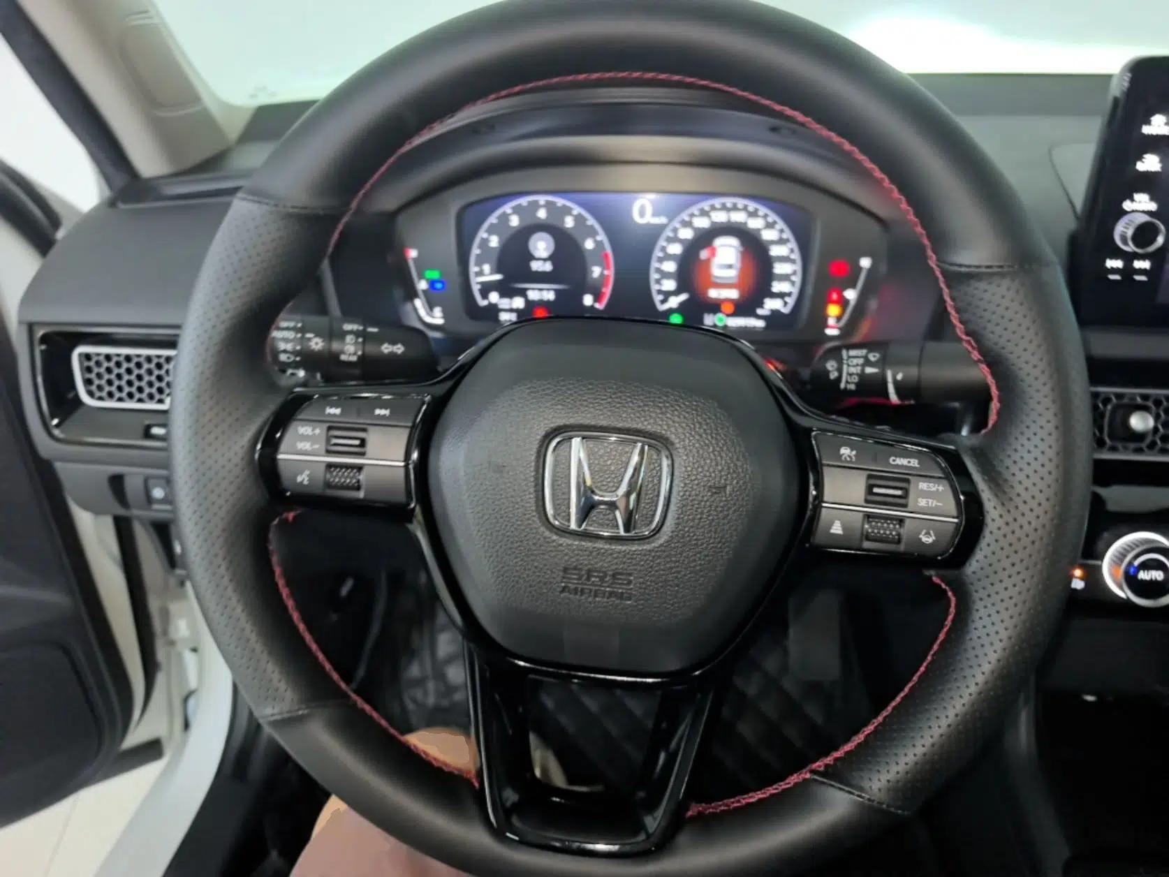 Honda Civic 2023 240TURBO CVT Dynamic Edition — миниатюра 13