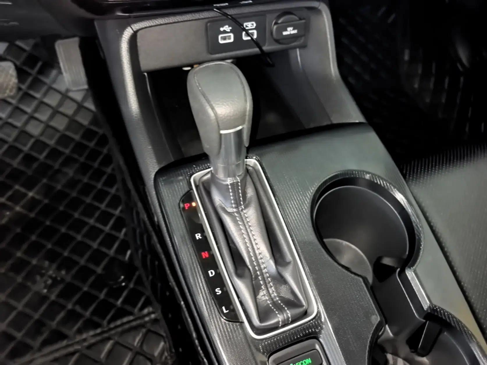 Honda Civic 2023 240TURBO CVT Dynamic Edition — миниатюра 16