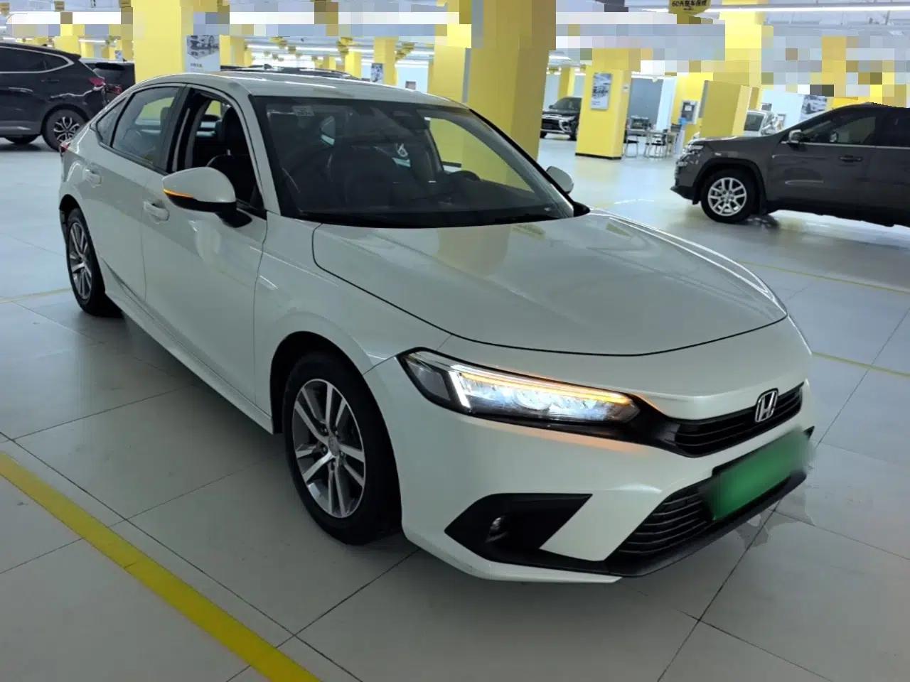Honda Civic 2023 240TURBO CVT Dynamic Edition — миниатюра 3