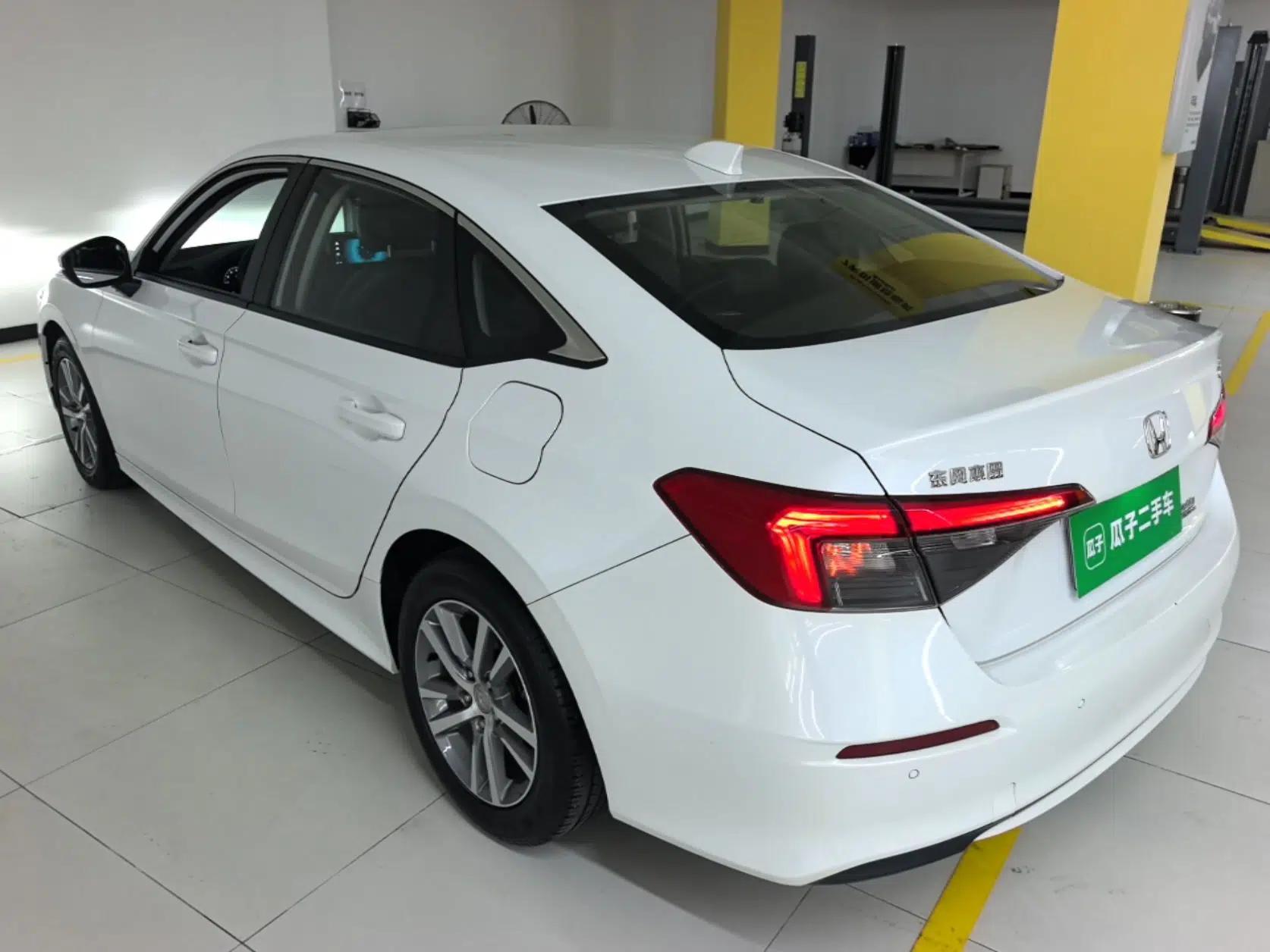 Honda Civic 2023 240TURBO CVT Dynamic Edition — миниатюра 4