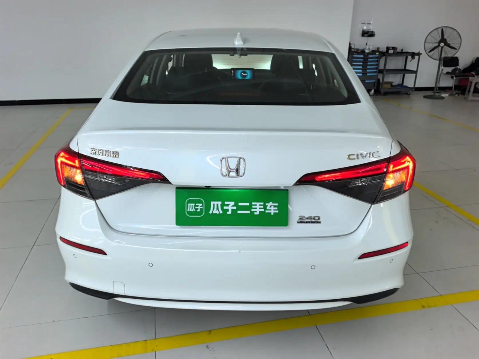 Honda Civic 2023 240TURBO CVT Dynamic Edition — миниатюра 5