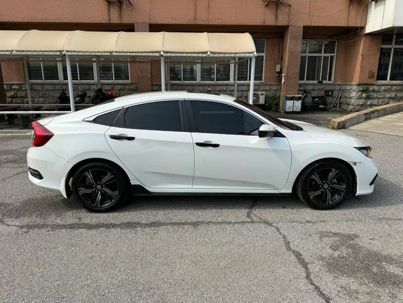 Honda Civic 2019 220TURBO CVT Dynamic Edition China VI Emission Standard — миниатюра 15