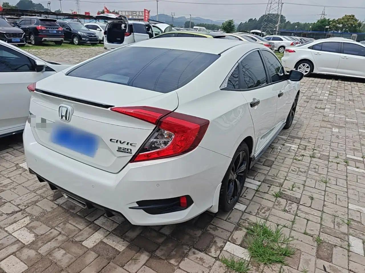 Honda Civic 2019 220TURBO CVT Dynamic Edition China VI Emission Standard — миниатюра 6