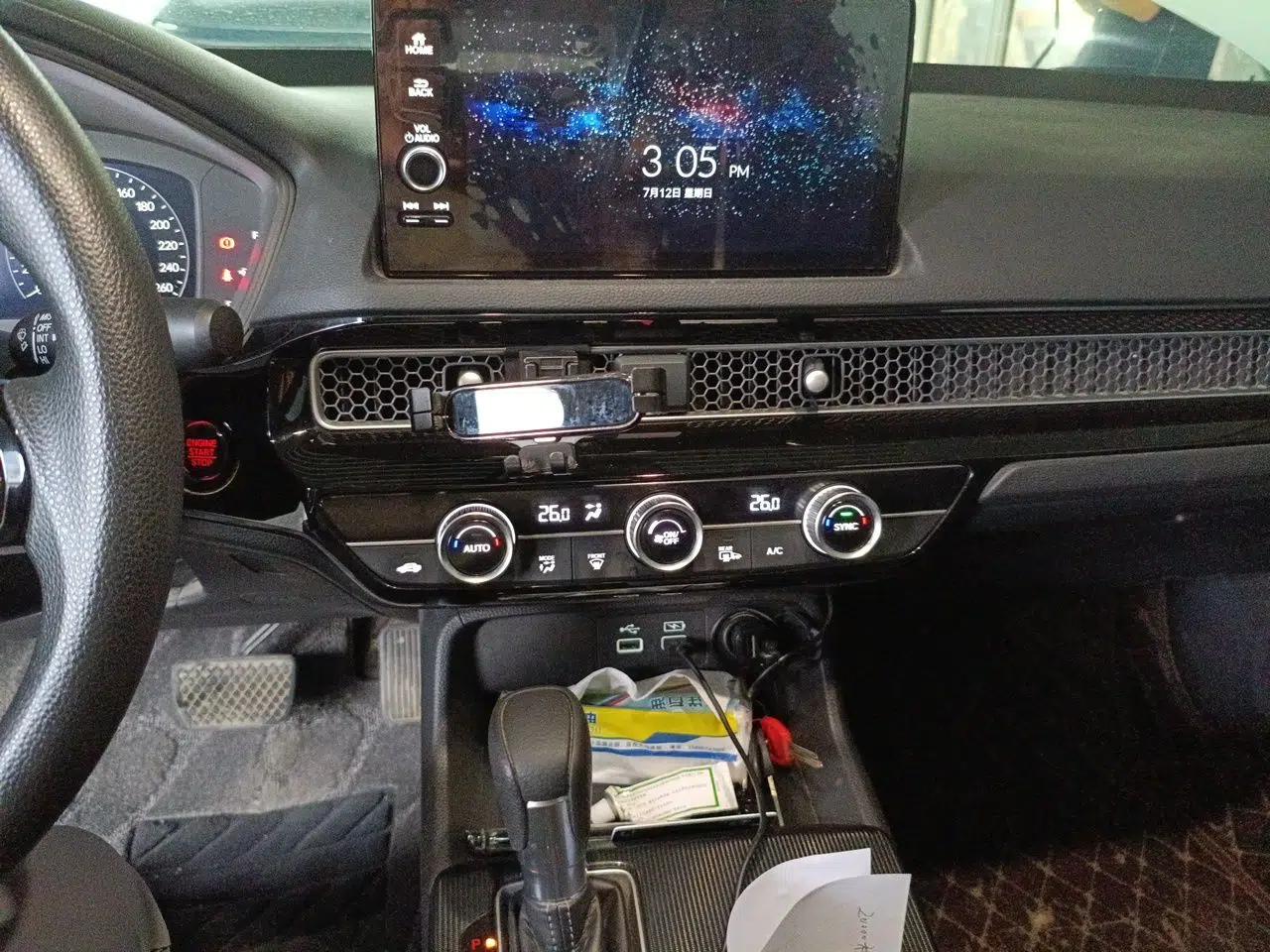 Honda Civic 2022 240TURBO CVT Dynamic Edition — миниатюра 13