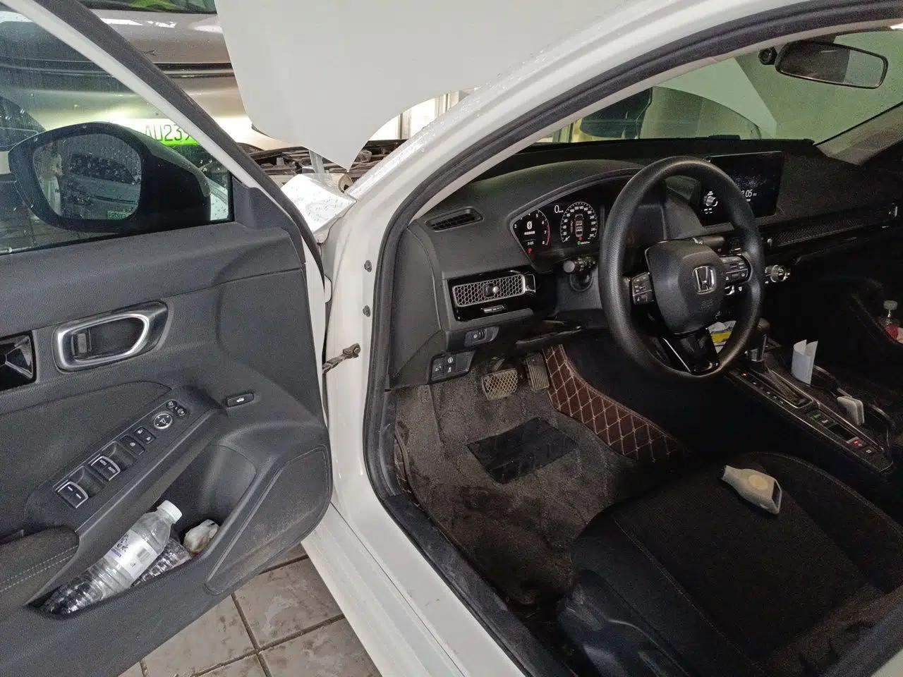 Honda Civic 2022 240TURBO CVT Dynamic Edition — миниатюра 16