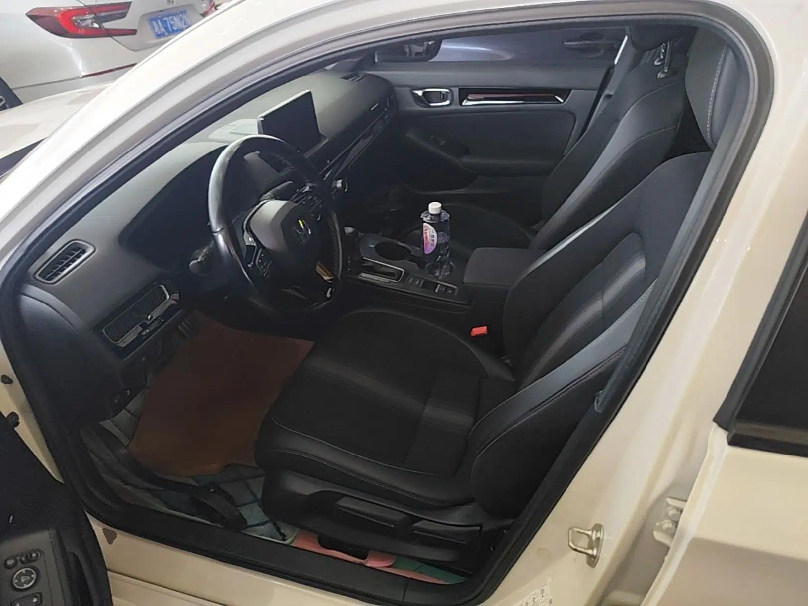 Honda Civic 2022 240TURBO CVT Dynamic Edition — миниатюра 22