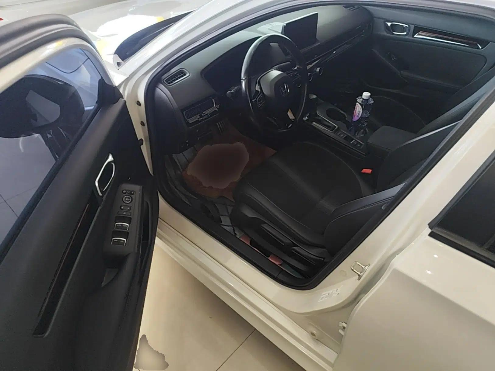 Honda Civic 2022 240TURBO CVT Dynamic Edition — миниатюра 23