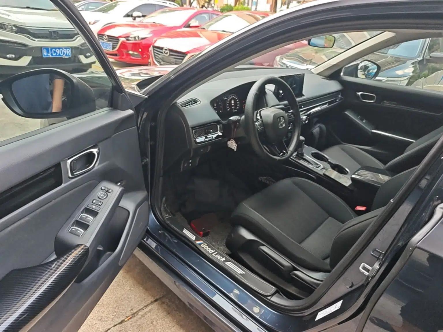 Honda Civic 2023 240TURBO CVT Dynamic Edition — миниатюра 18
