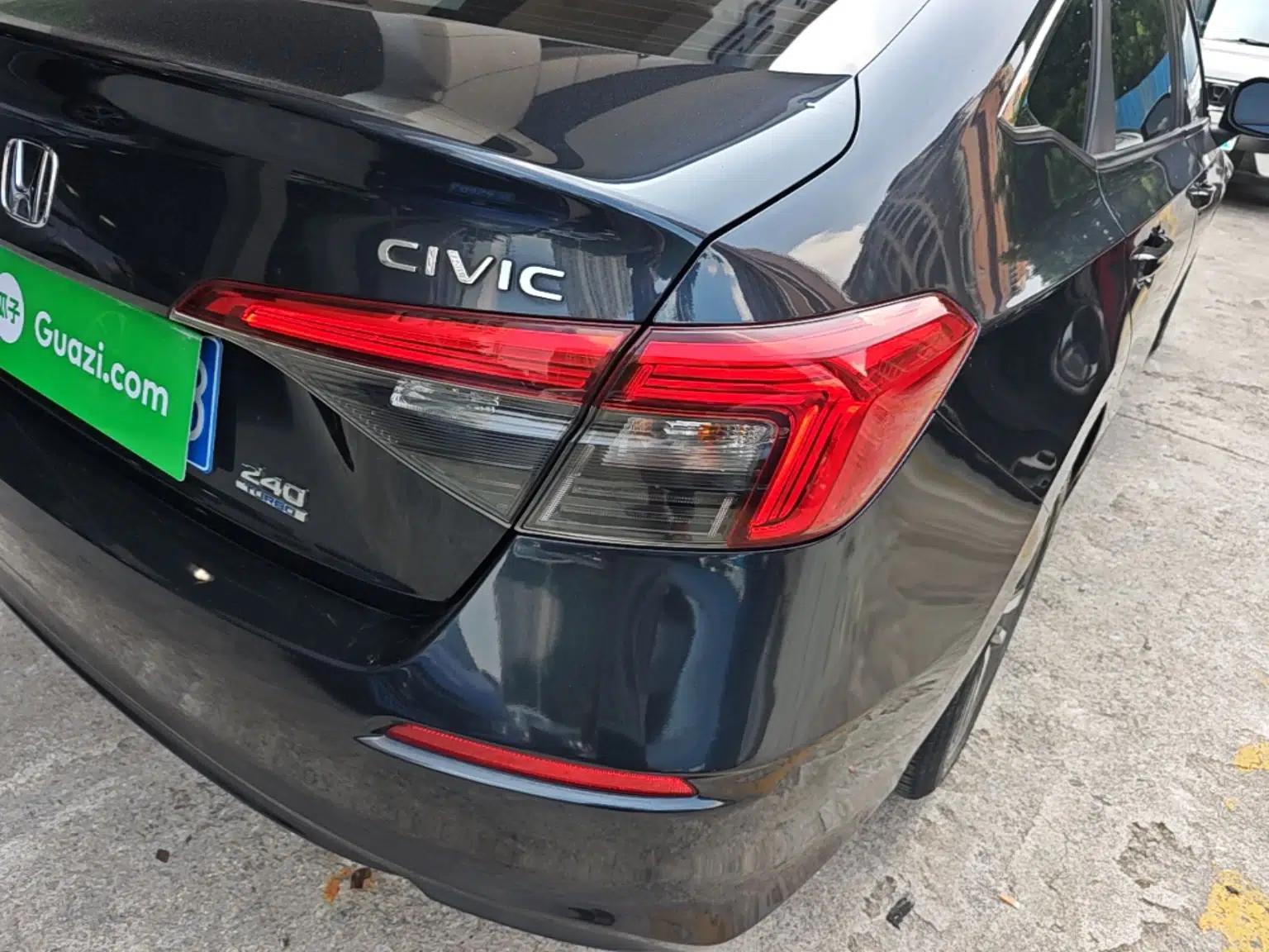 Honda Civic 2023 240TURBO CVT Dynamic Edition — миниатюра 9