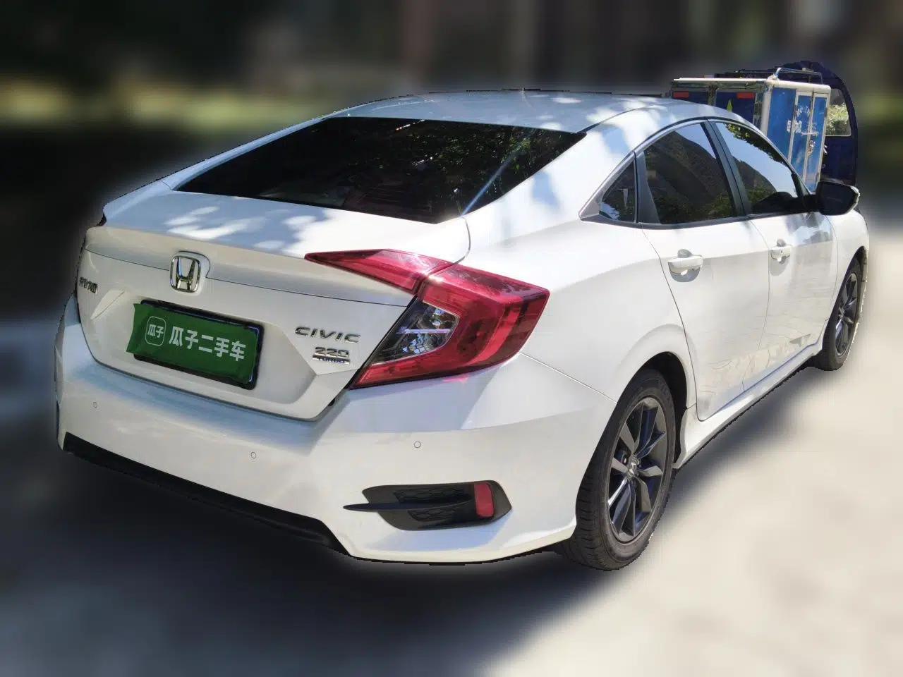Honda Civic 2019 220TURBO CVT Dynamic Edition China VI — миниатюра 6