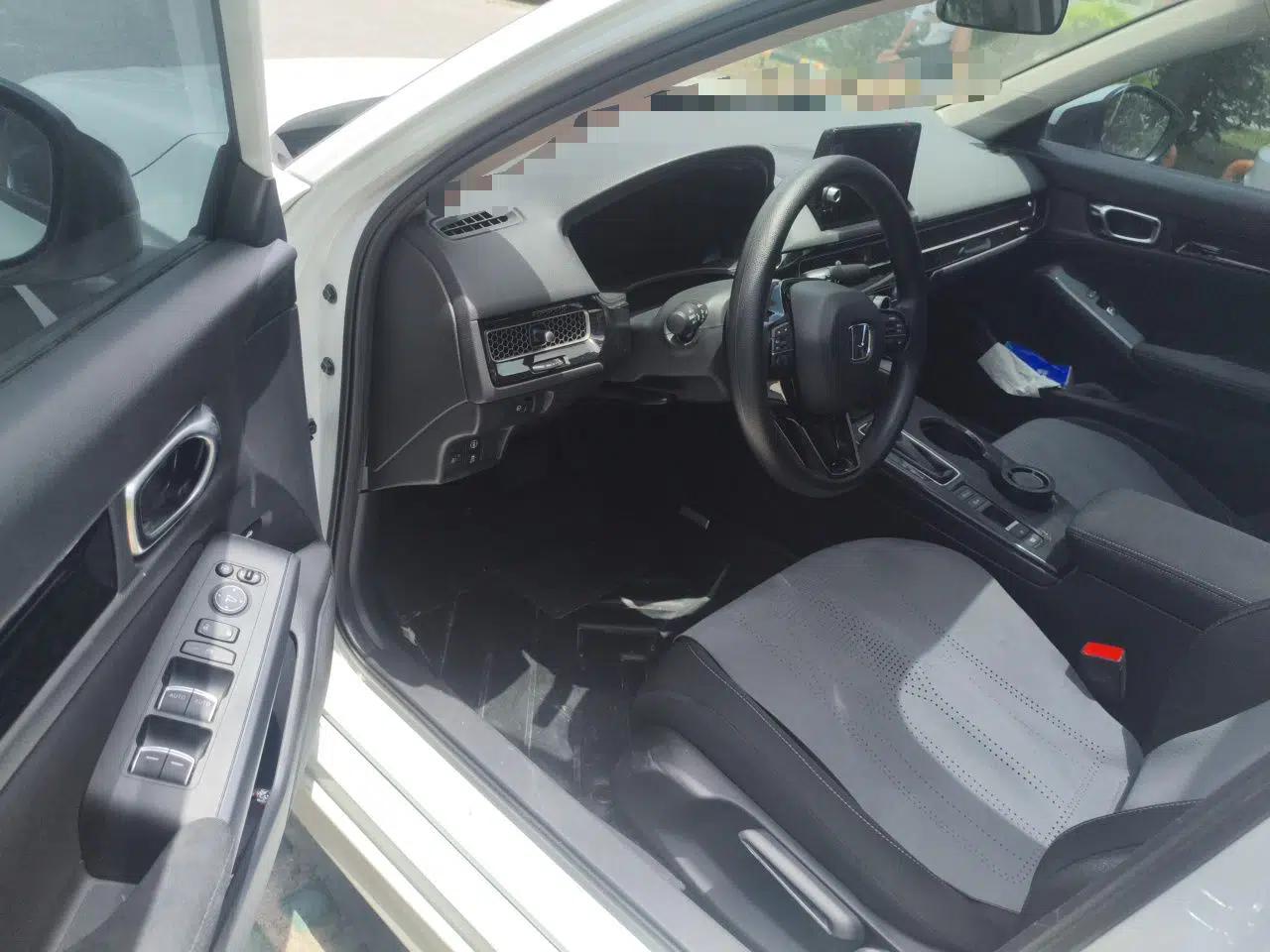 Honda Civic 2023 240TURBO CVT Dynamic · Center Stage Special Edition — миниатюра 16