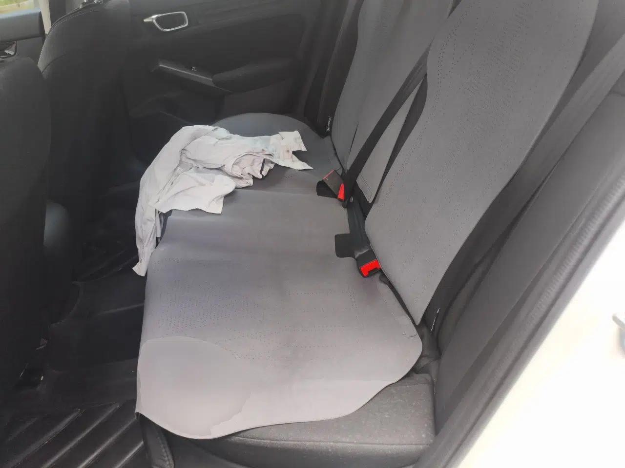 Honda Civic 2023 240TURBO CVT Dynamic · Center Stage Special Edition — миниатюра 17