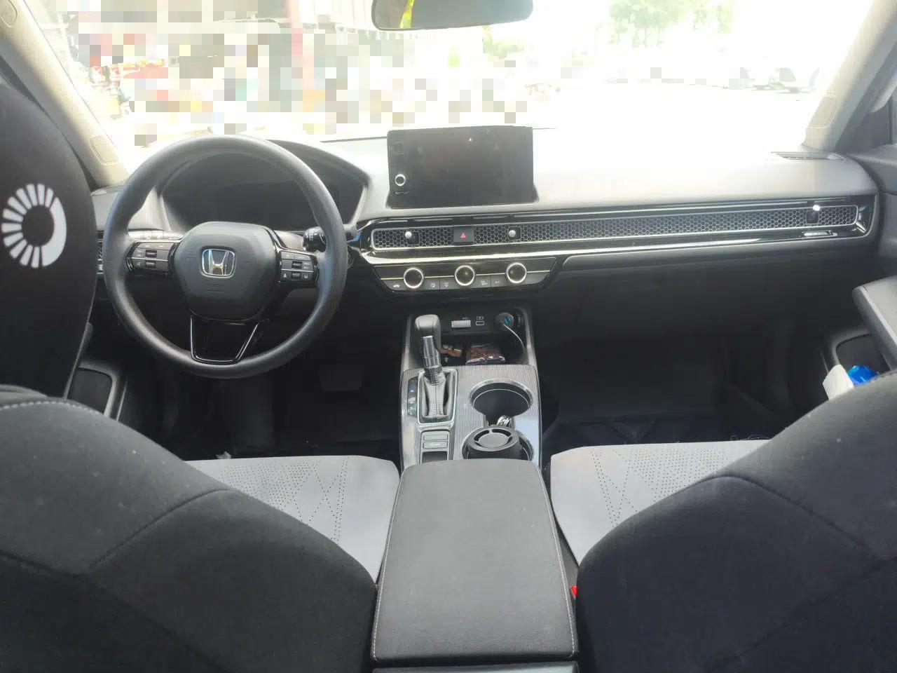 Honda Civic 2023 240TURBO CVT Dynamic · Center Stage Special Edition — миниатюра 9