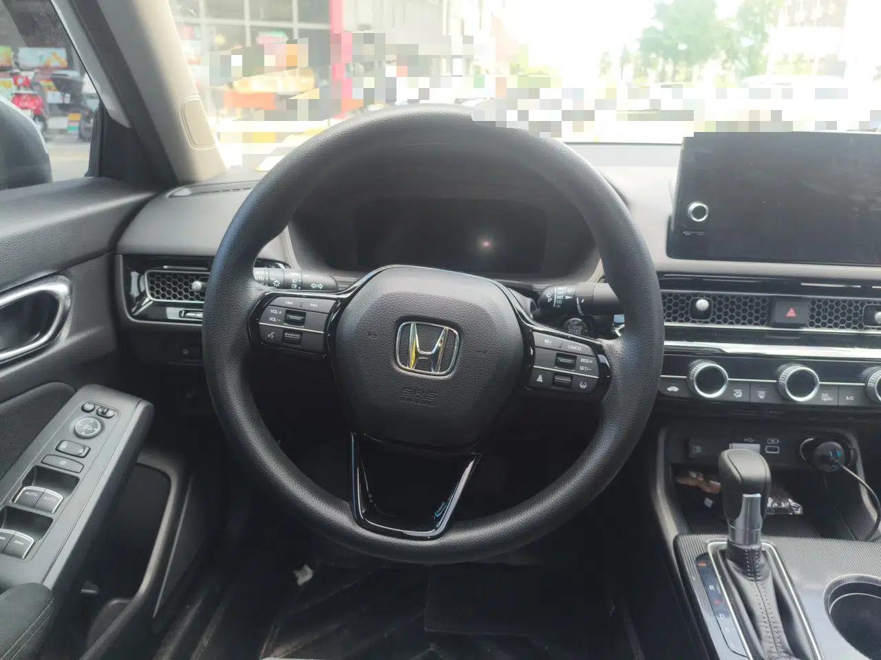 Honda Civic 2023 240TURBO CVT Dynamic · Center Stage Special Edition — миниатюра 10
