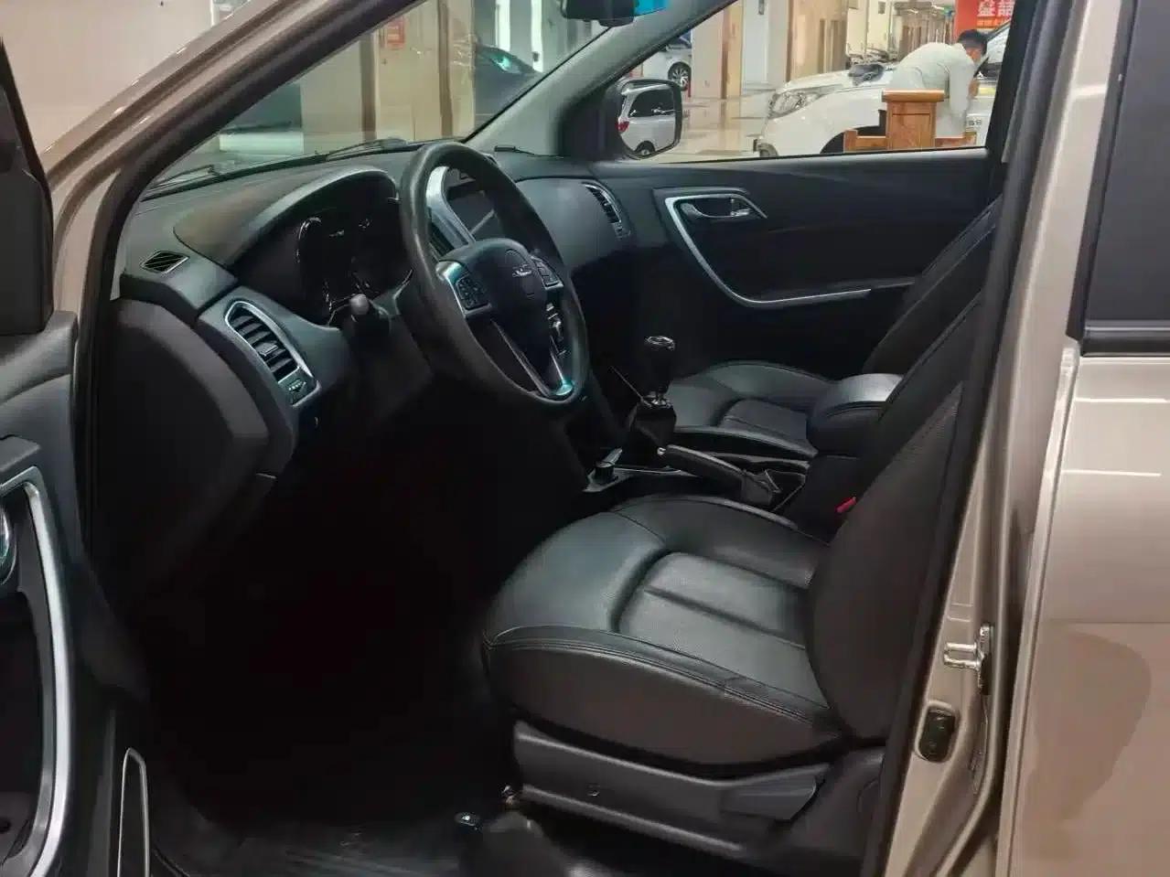 Yuhu 3 2018 2.5T Diesel 2WD Luxury Edition Standard Wheelbase — миниатюра 3