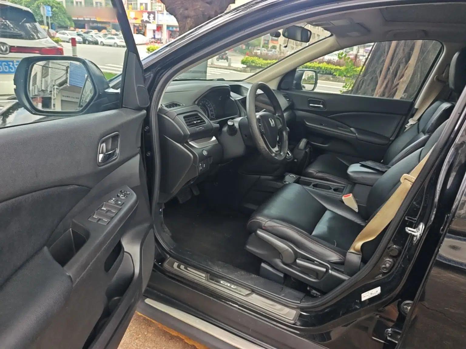 Honda CR-V 2015 2.0L two-wheel drive Fashion Edition — миниатюра 18
