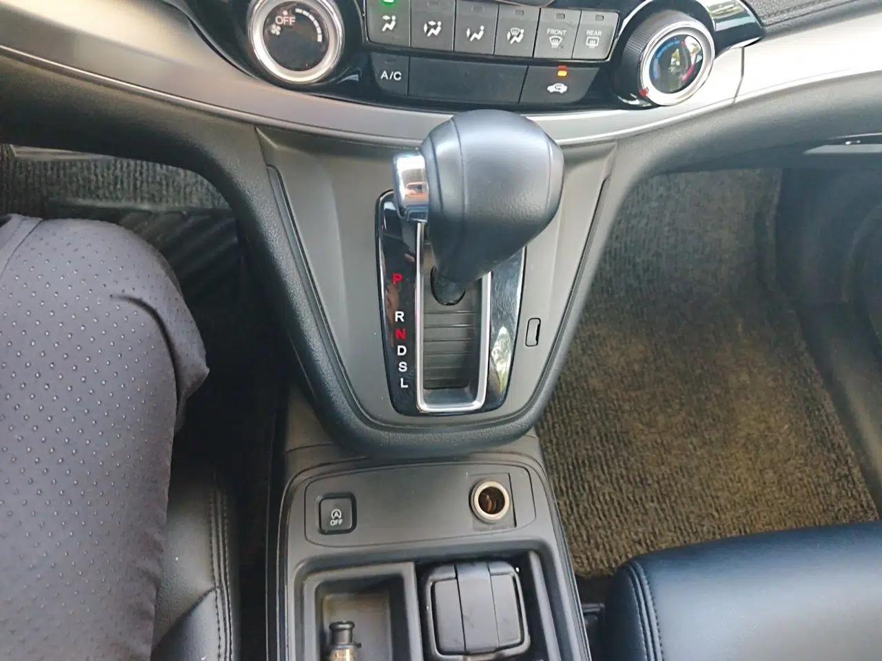 Honda CR-V 2016 2.0L two-wheel drive Urban Edition — миниатюра 14
