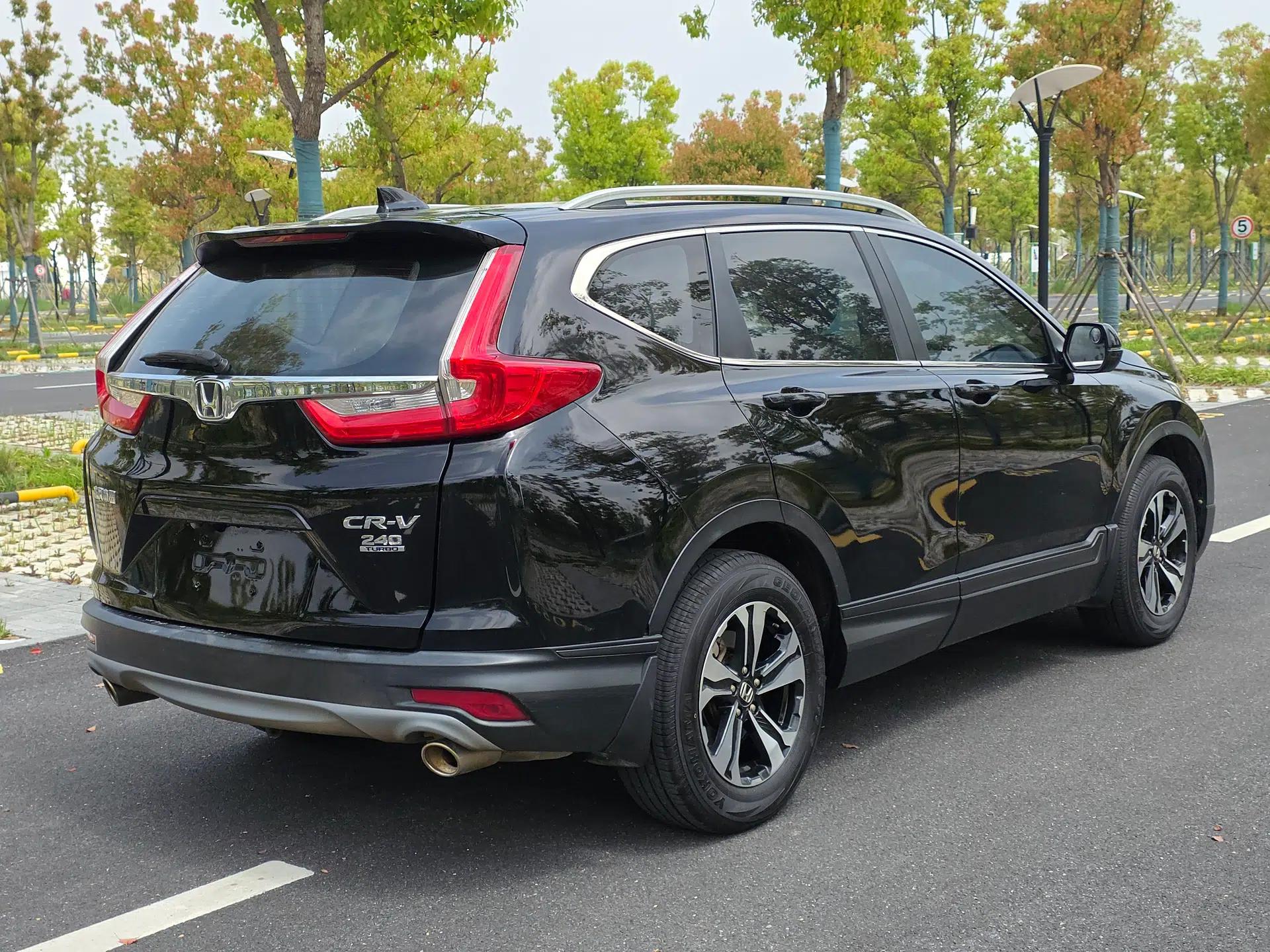 Honda CR-V 2017 240TURBO CVT 2WD Comfort Version — миниатюра 13