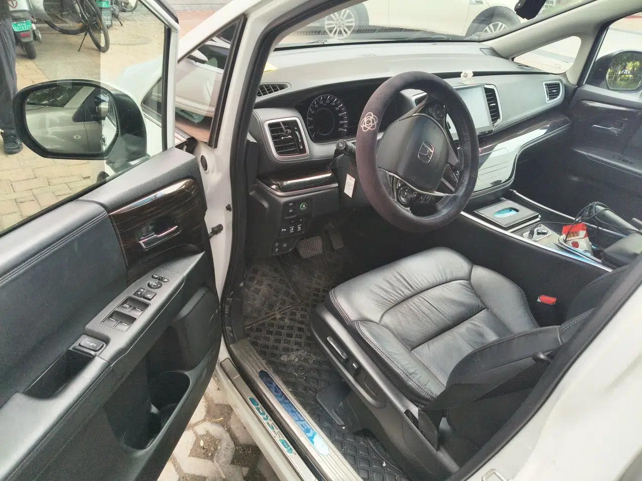 Honda Odyssey 2018 2.4L Smart Edition — миниатюра 16