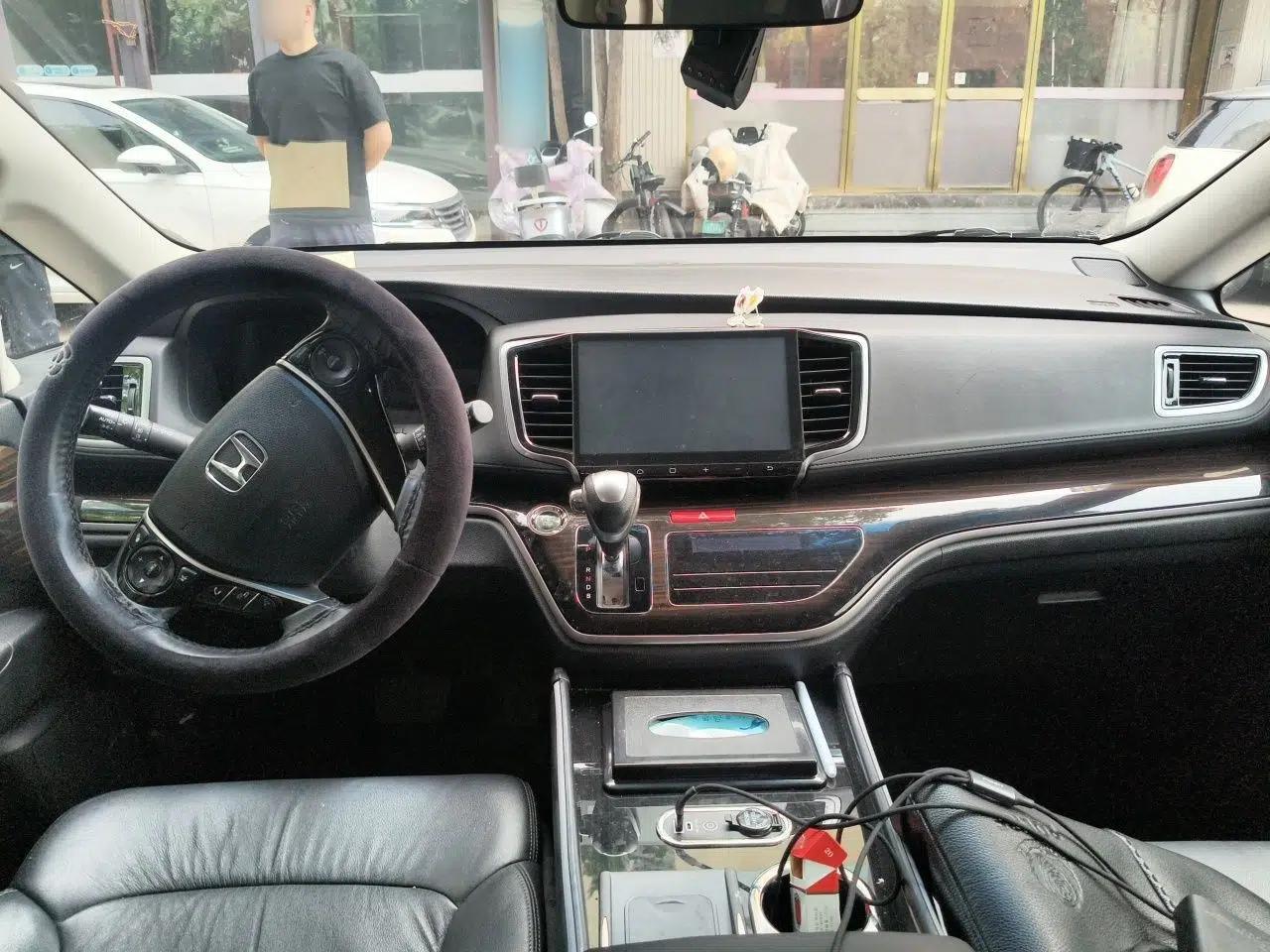 Honda Odyssey 2018 2.4L Smart Edition — миниатюра 9