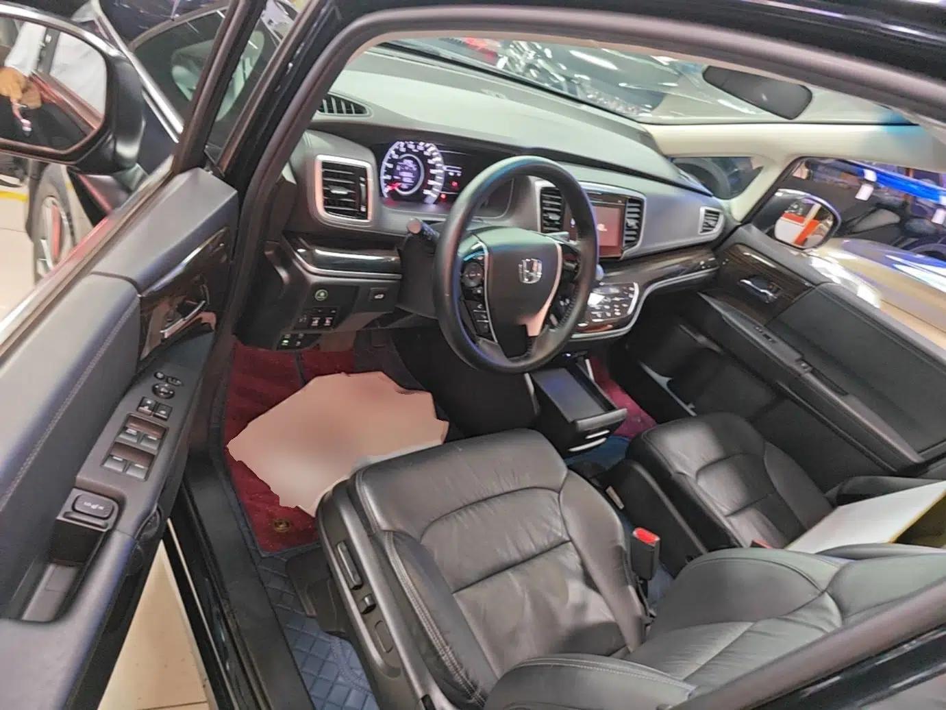 Honda Odyssey 2018 2.4L Luxury Edition — миниатюра 23