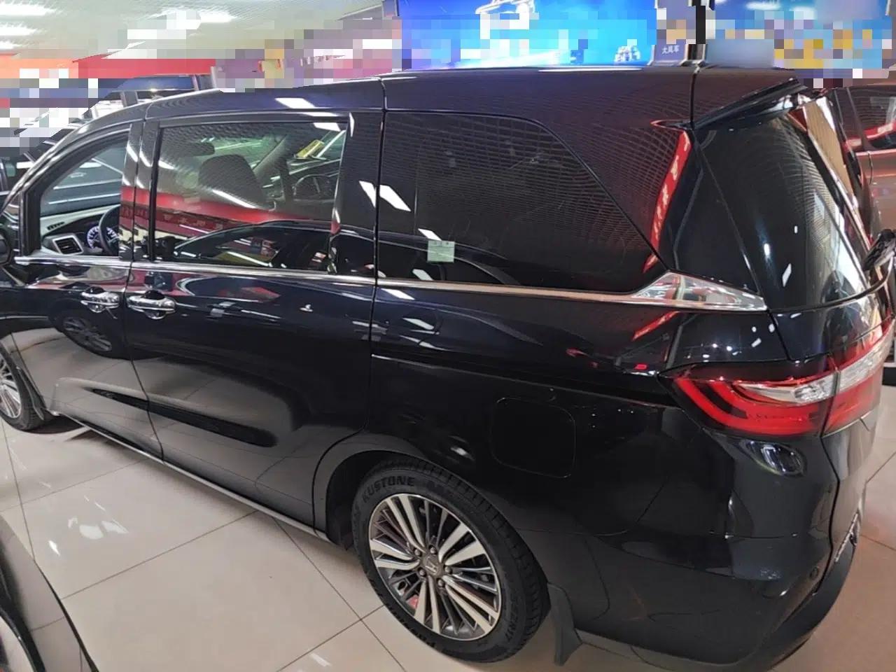 Honda Odyssey 2018 2.4L Luxury Edition — миниатюра 4