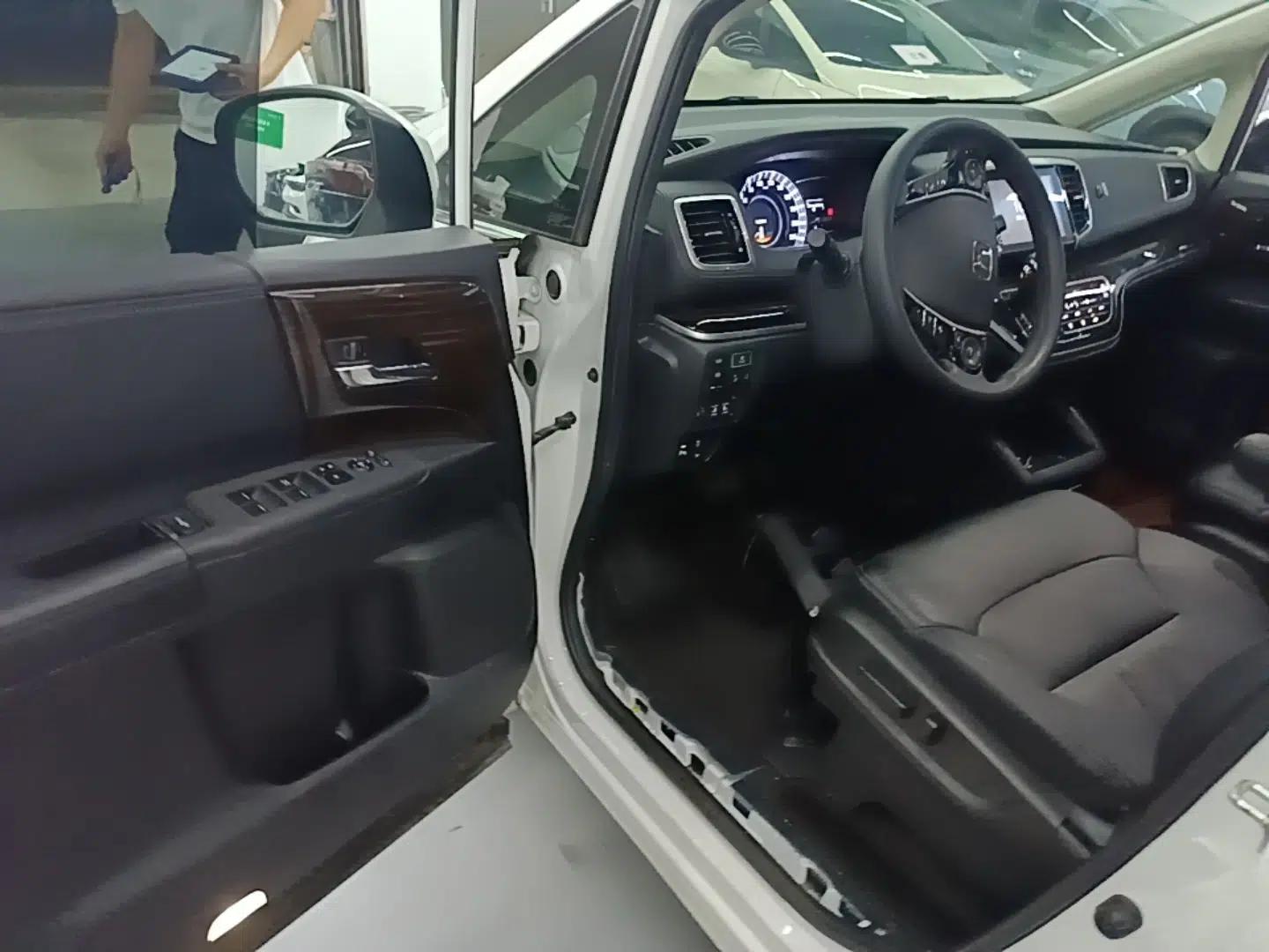 Honda Odyssey 2019 2.0L Rui·Smart Edition — миниатюра 18