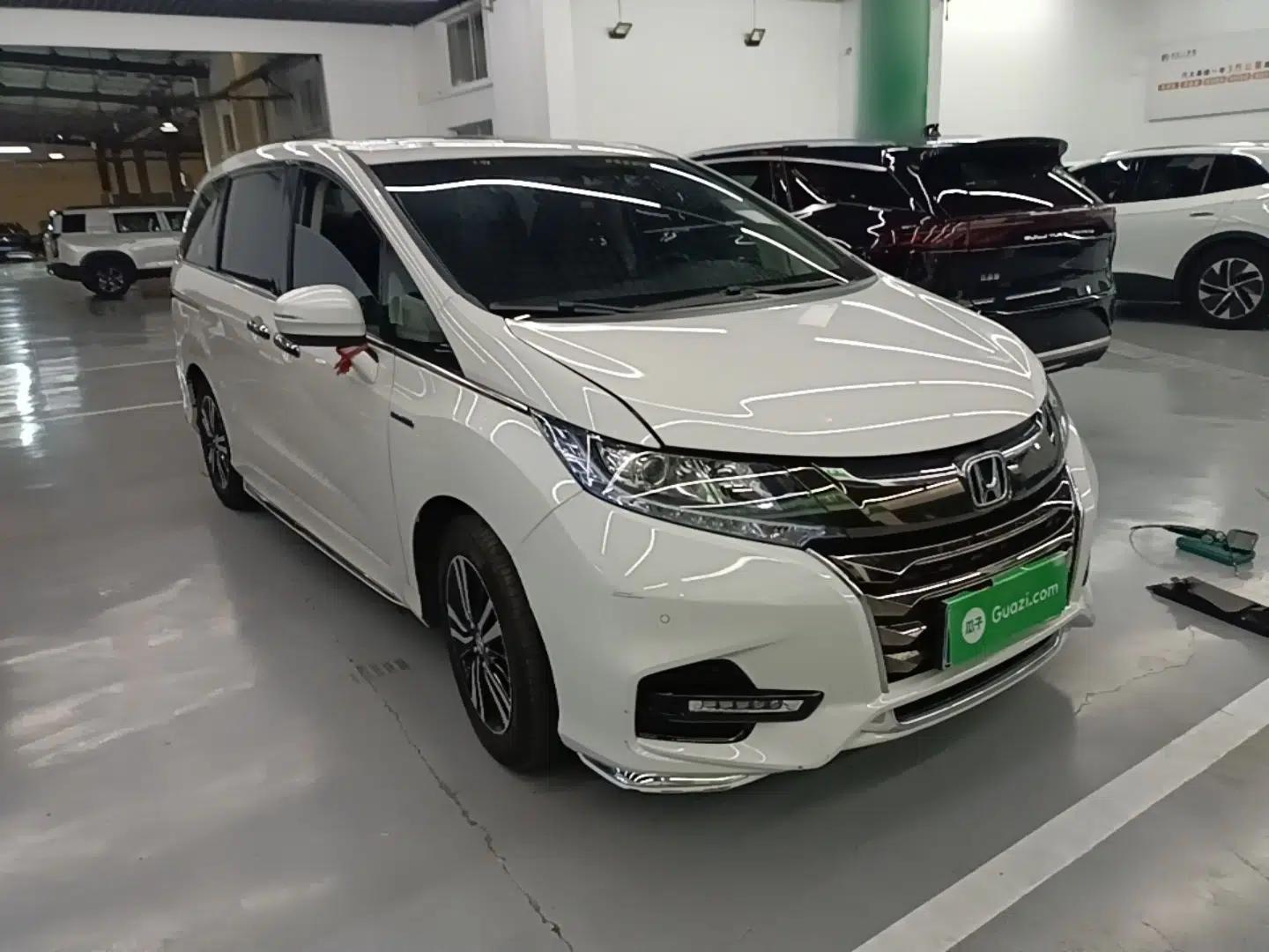 Honda Odyssey 2019 2.0L Rui·Smart Edition — миниатюра 3