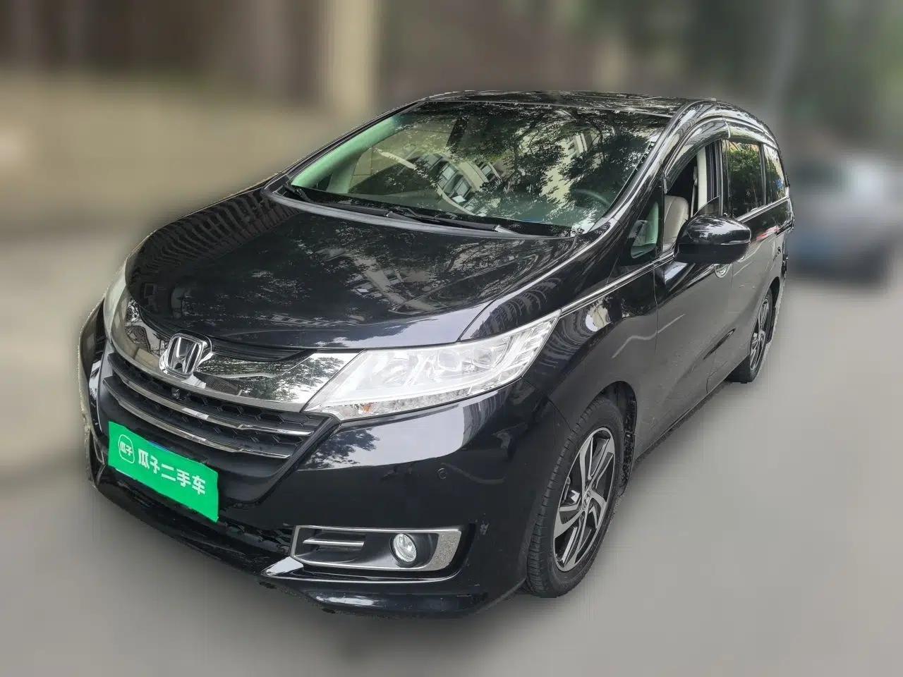 Honda Odyssey 2015 Revised Version 2.4L Supreme Edition — миниатюра 1