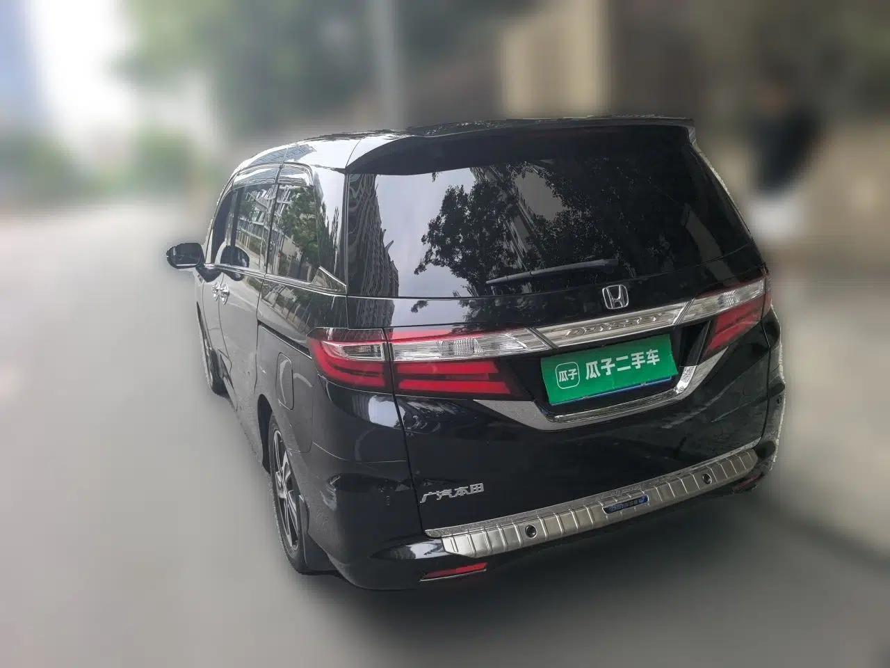 Honda Odyssey 2015 Revised Version 2.4L Supreme Edition — миниатюра 4