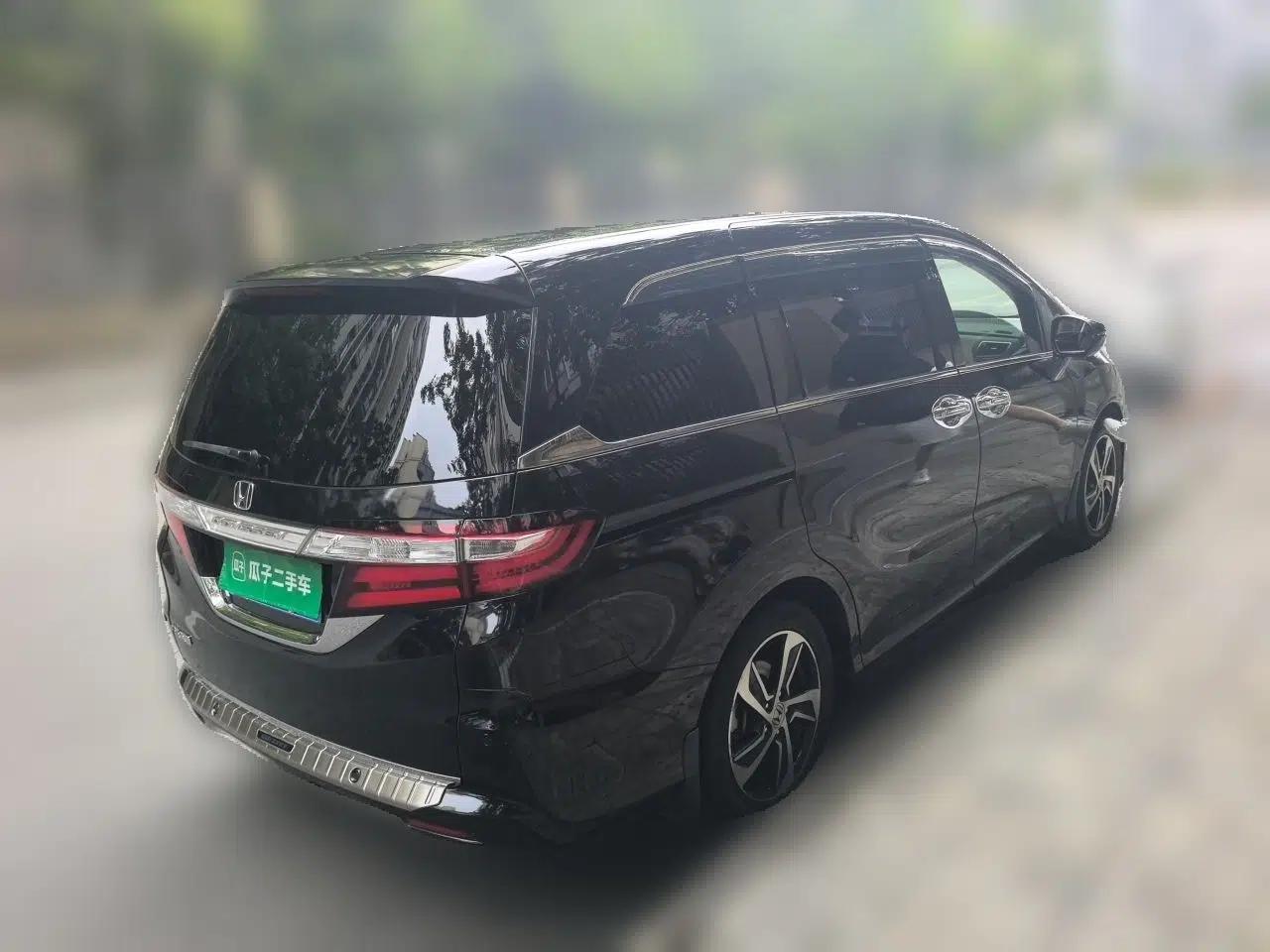 Honda Odyssey 2015 Revised Version 2.4L Supreme Edition — миниатюра 6
