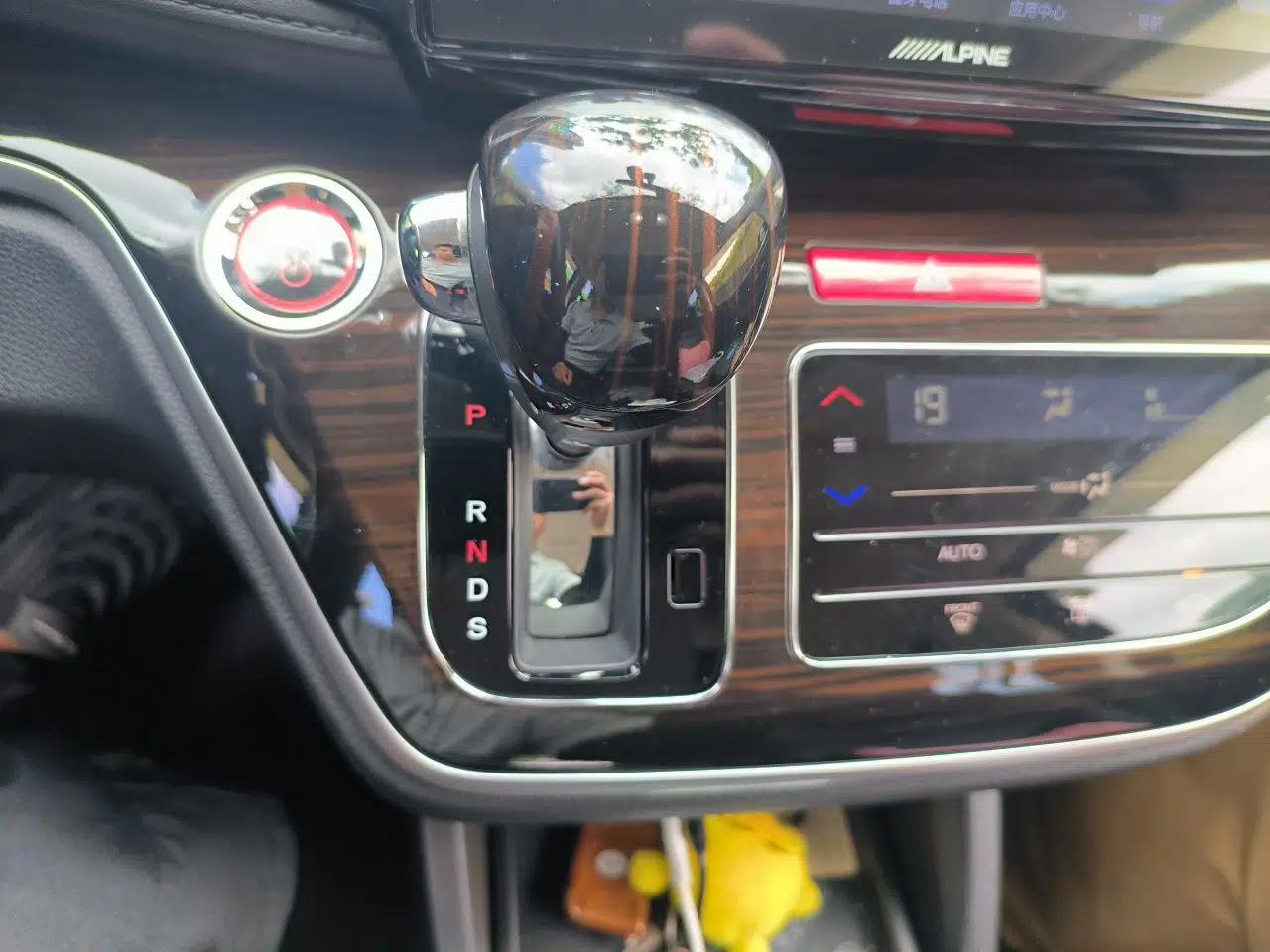 Honda Odyssey 2021 2.0L Rui·Comfort Edition — миниатюра 14