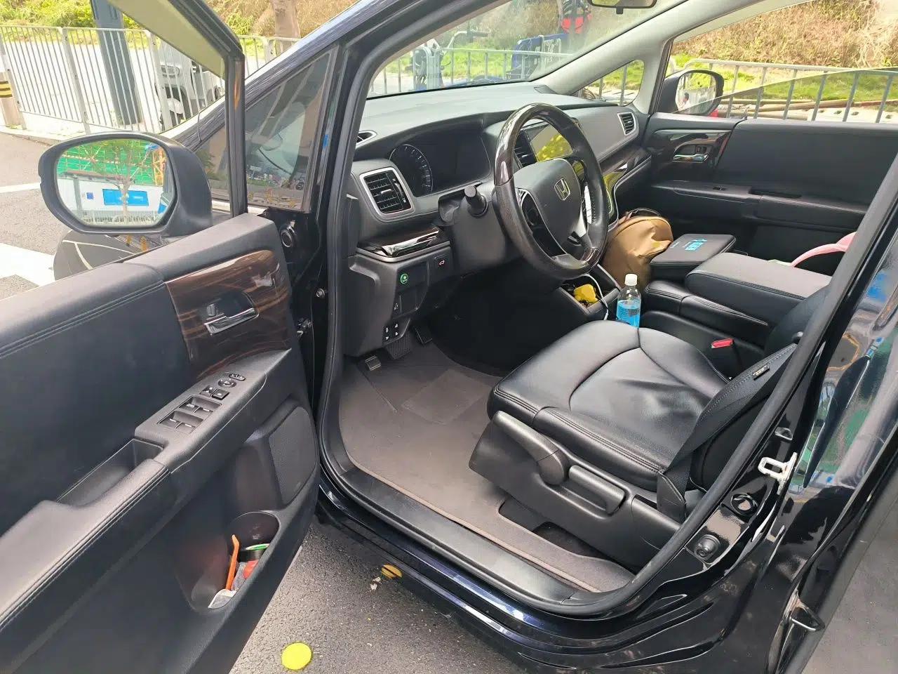 Honda Odyssey 2021 2.0L Rui·Comfort Edition — миниатюра 16