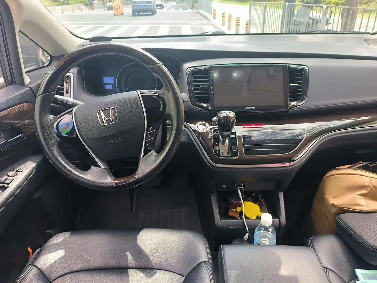 Honda Odyssey 2021 2.0L Rui·Comfort Edition — миниатюра 9