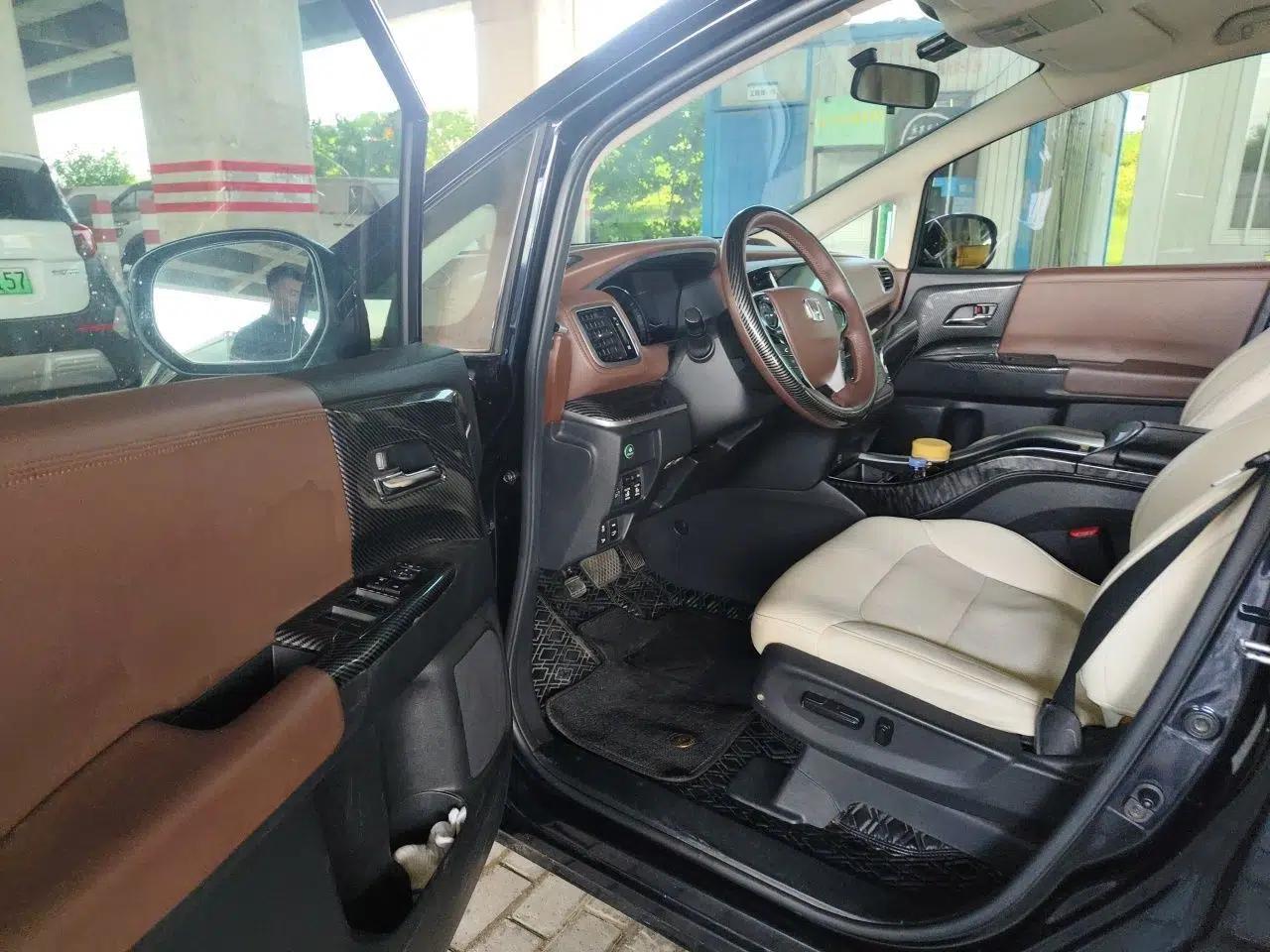 Honda Odyssey 2021 2.0L Rui·Comfort Edition — миниатюра 16