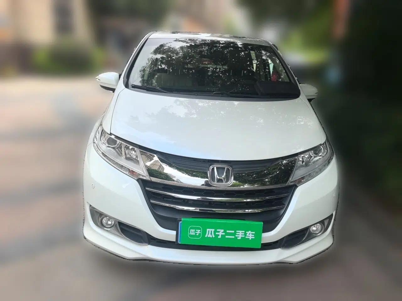 Honda Odyssey 2017 2.4L Luxury Edition — миниатюра 2