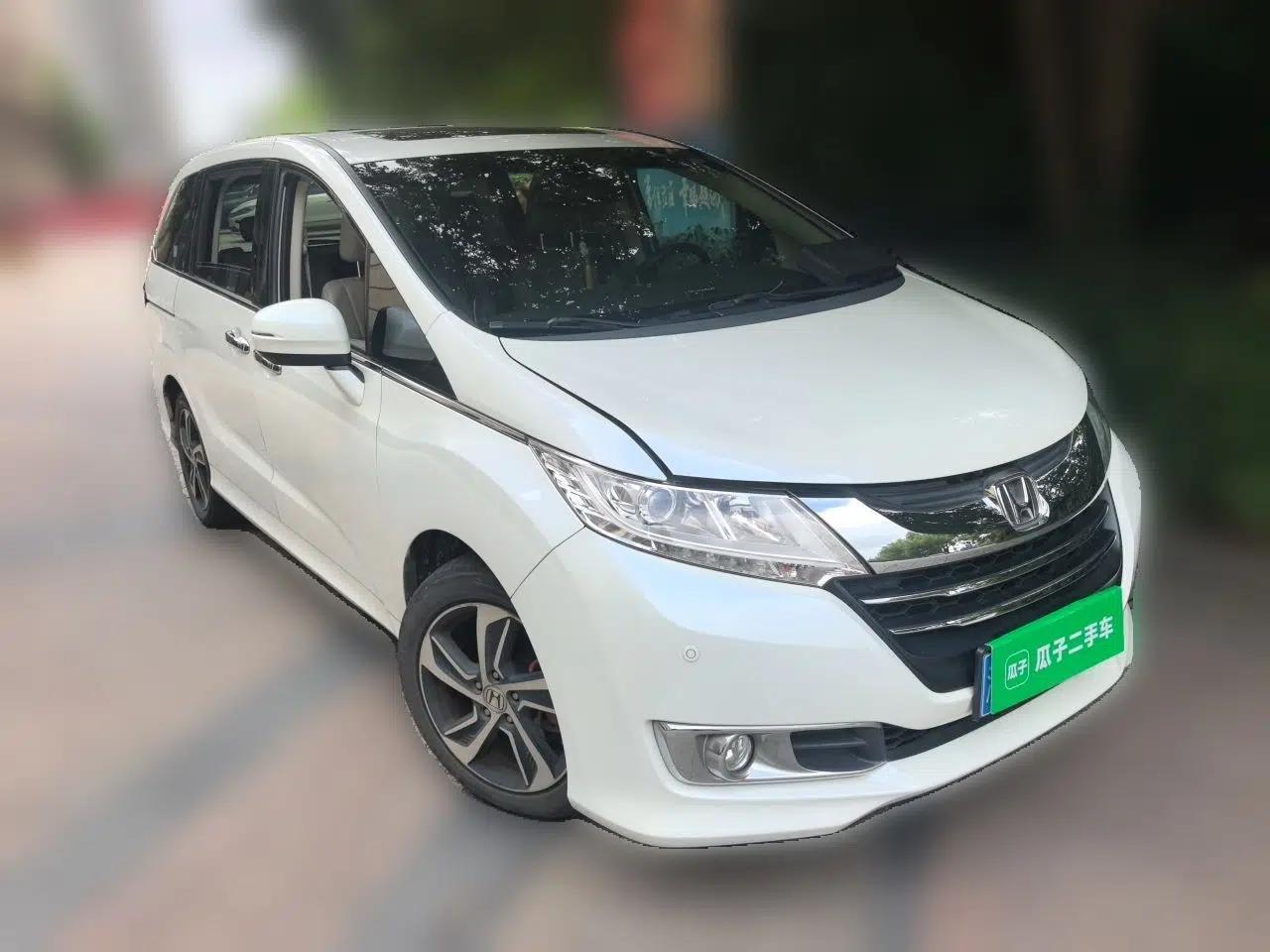 Honda Odyssey 2017 2.4L Luxury Edition — миниатюра 3