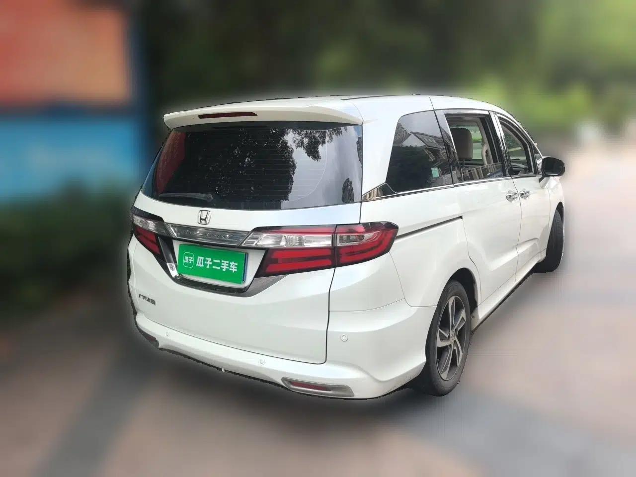 Honda Odyssey 2017 2.4L Luxury Edition — миниатюра 6
