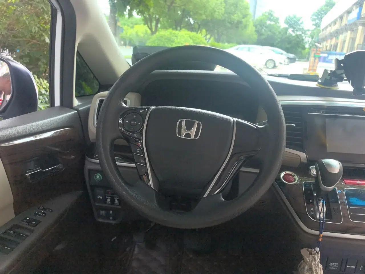 Honda Odyssey 2017 2.4L Luxury Edition — миниатюра 10