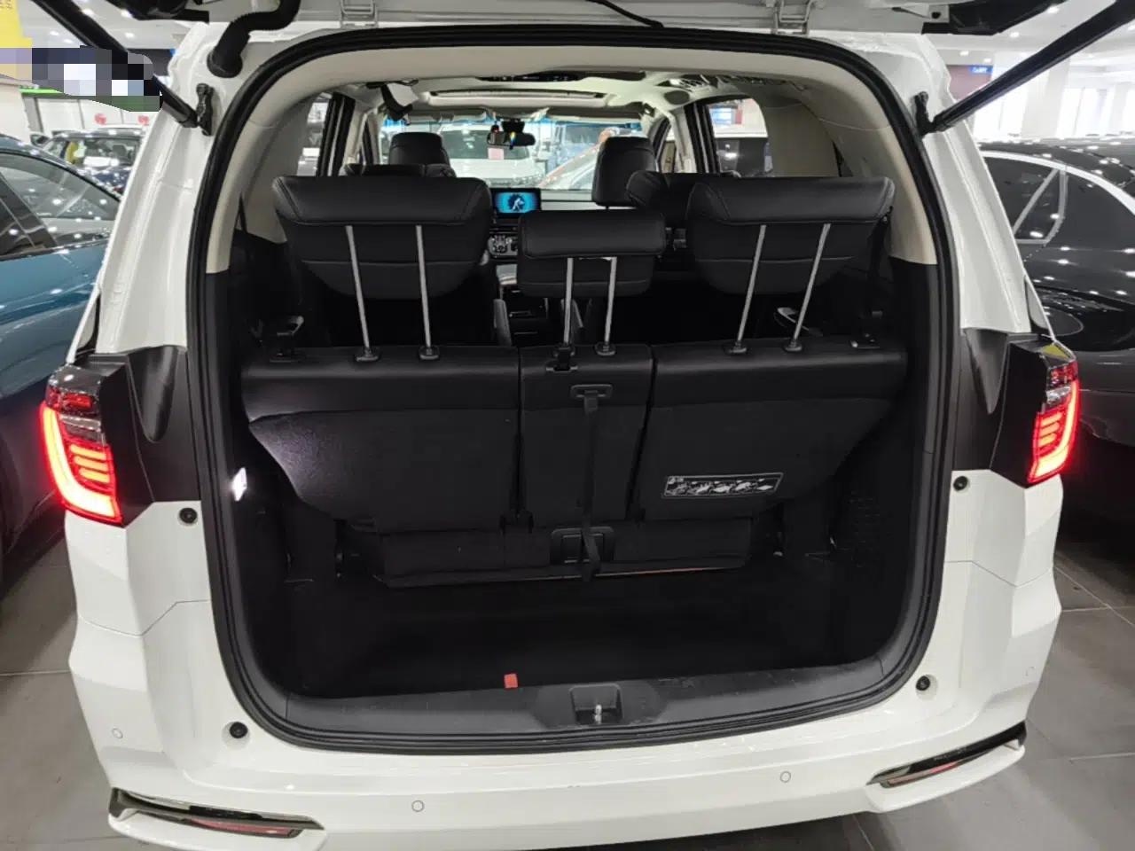 Honda Odyssey 2022 2.0L eHEV Sharp·Luxury Edition — миниатюра 27