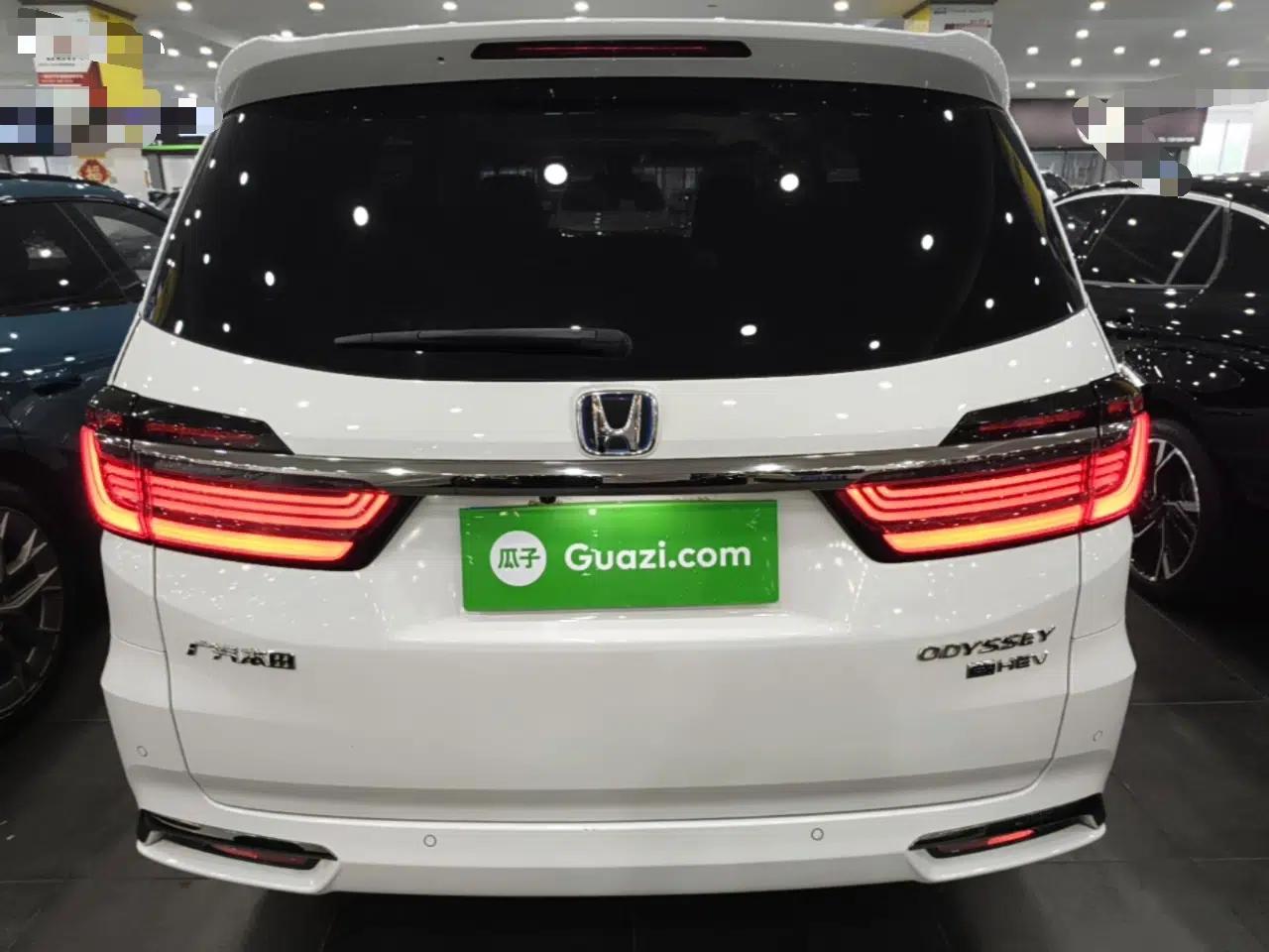 Honda Odyssey 2022 2.0L eHEV Sharp·Luxury Edition — миниатюра 5