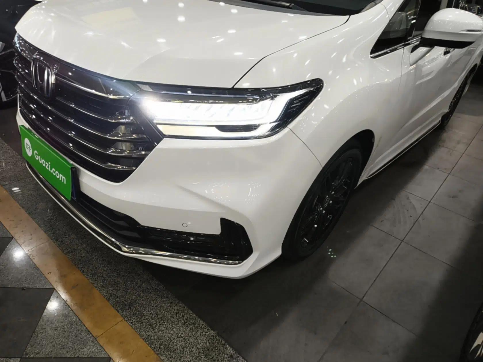 Honda Odyssey 2022 2.0L eHEV Sharp·Luxury Edition — миниатюра 8