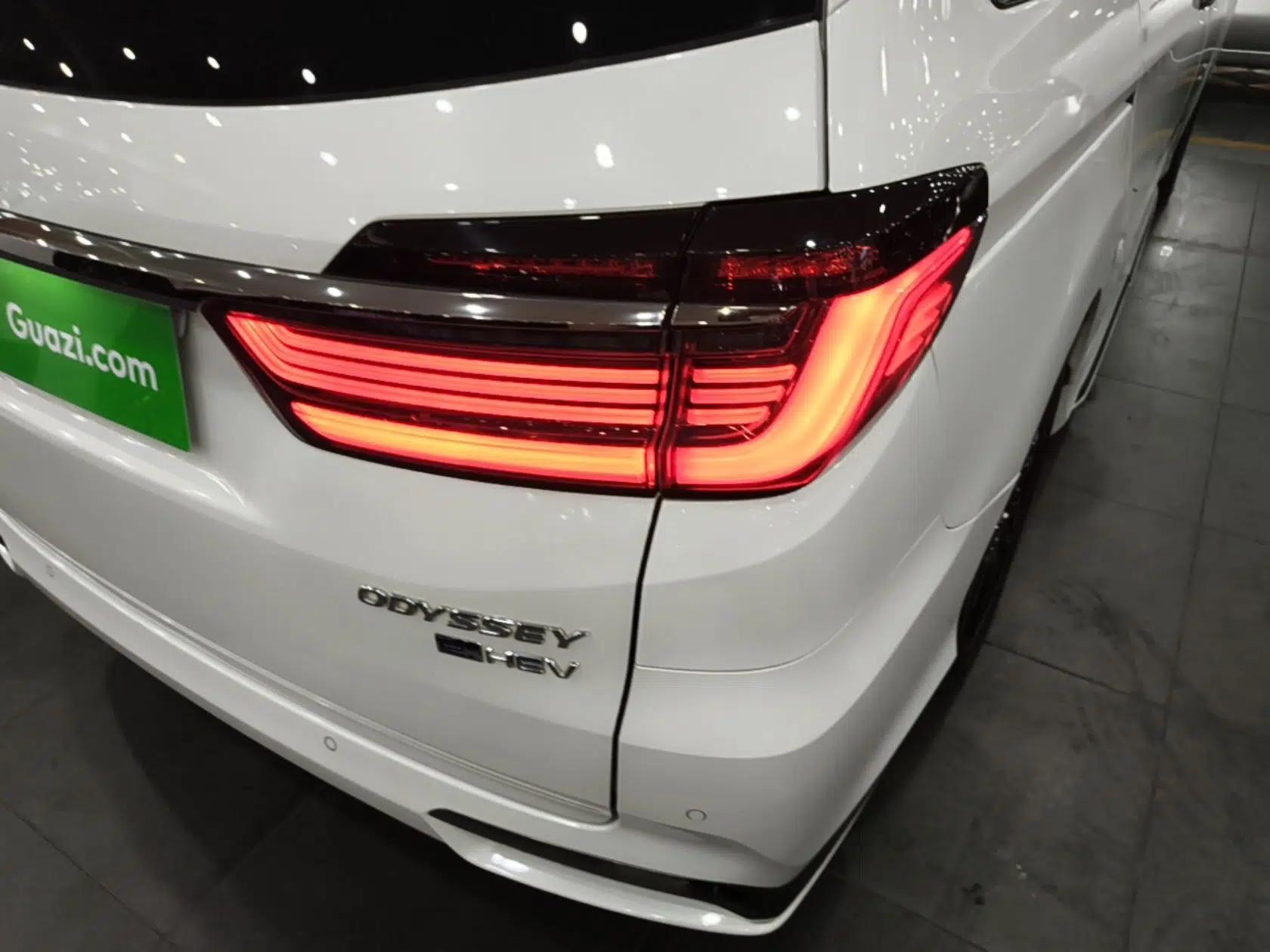 Honda Odyssey 2022 2.0L eHEV Sharp·Luxury Edition — миниатюра 9