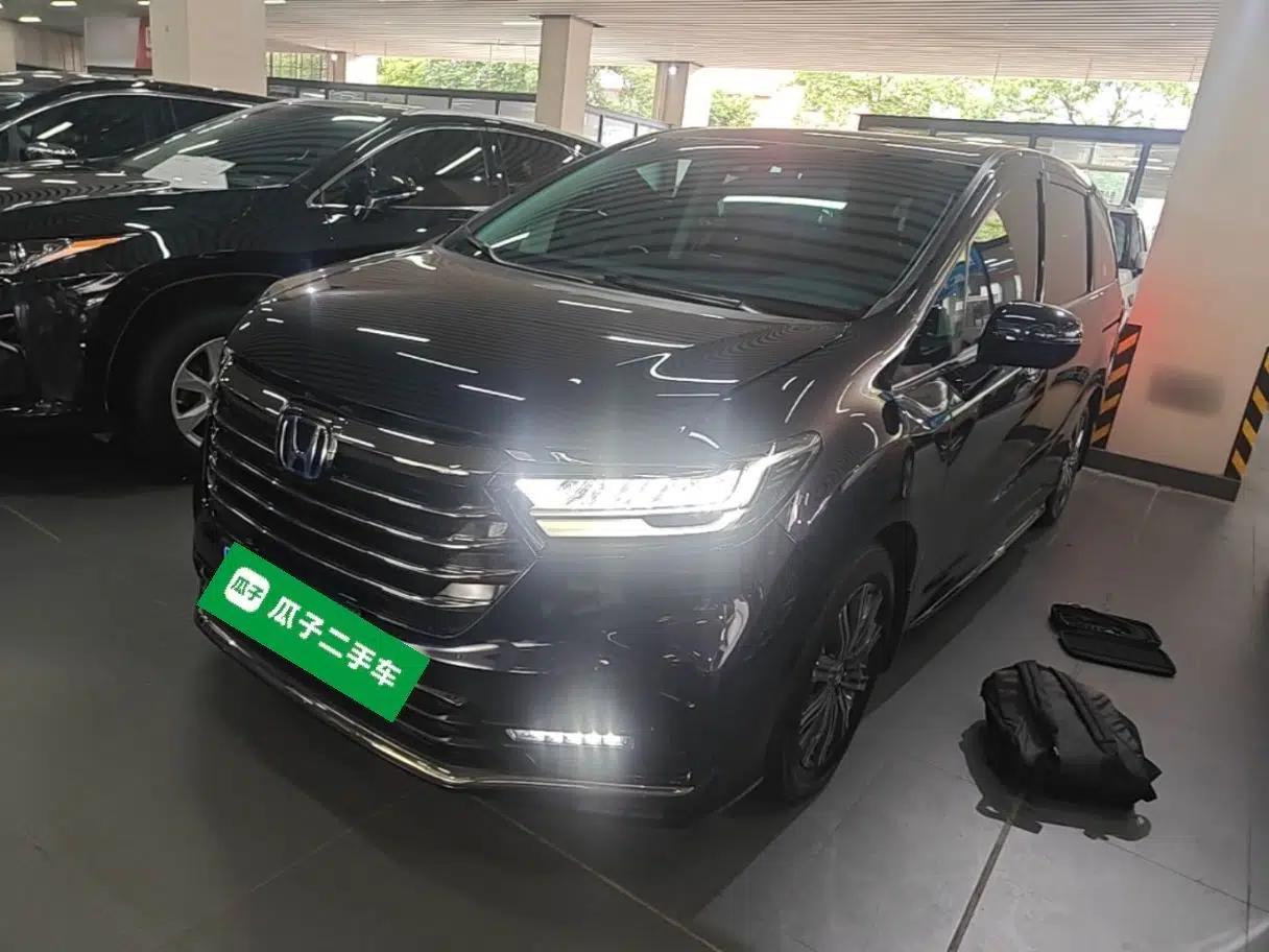 Honda Odyssey 2022 2.0L eHEV Sharp Enjoyment Edition — миниатюра 1