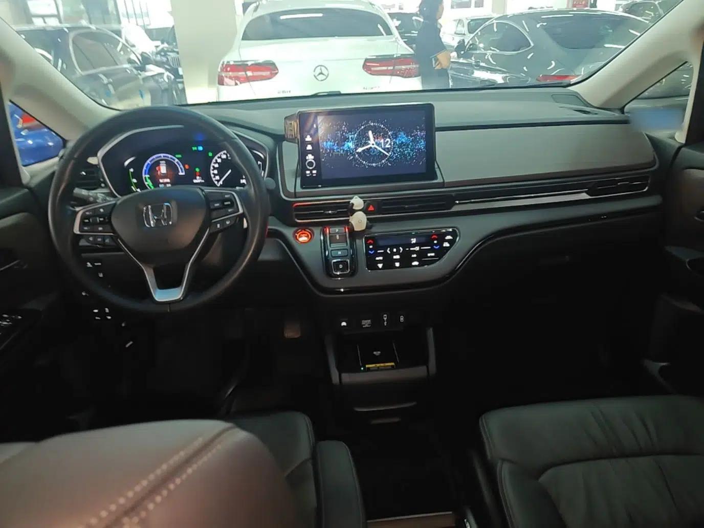 Honda Odyssey 2022 2.0L eHEV Sharp Enjoyment Edition — миниатюра 12