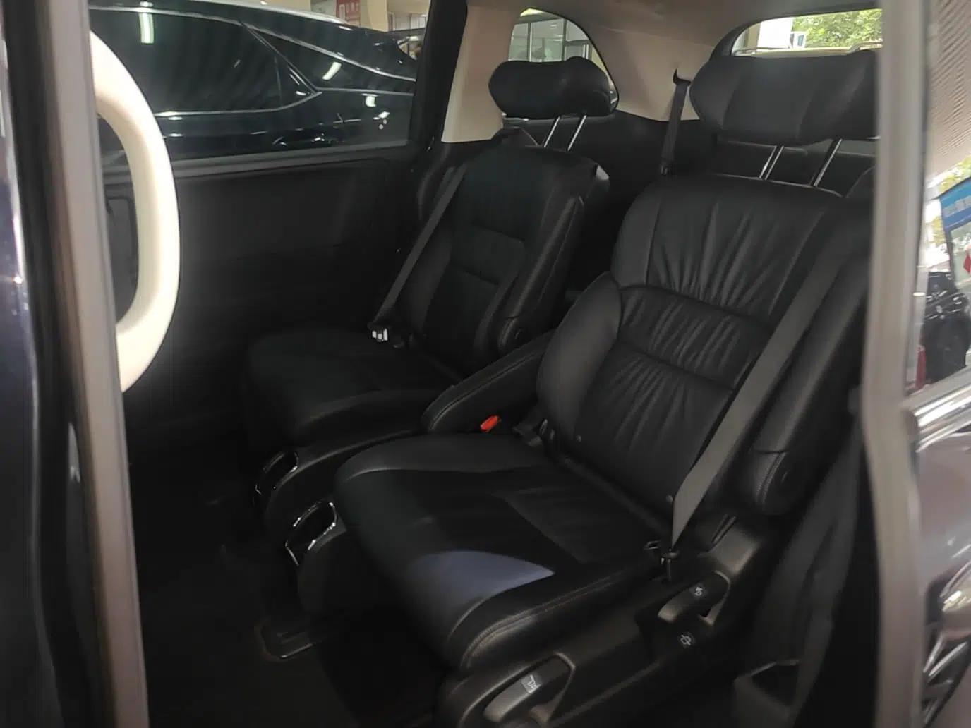 Honda Odyssey 2022 2.0L eHEV Sharp Enjoyment Edition — миниатюра 20